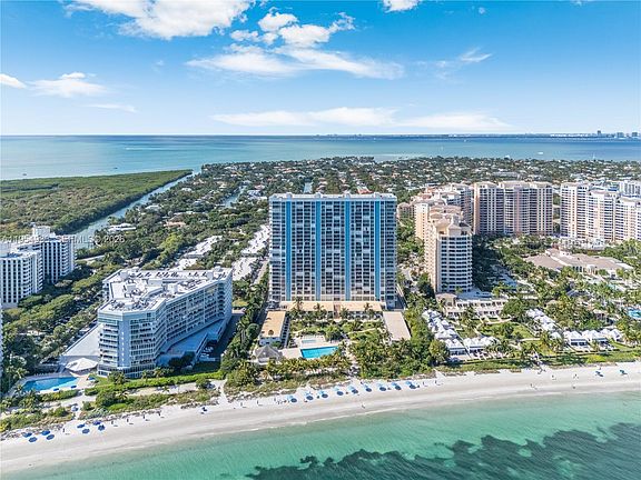 5th image of 881 Ocean Dr APT 13C