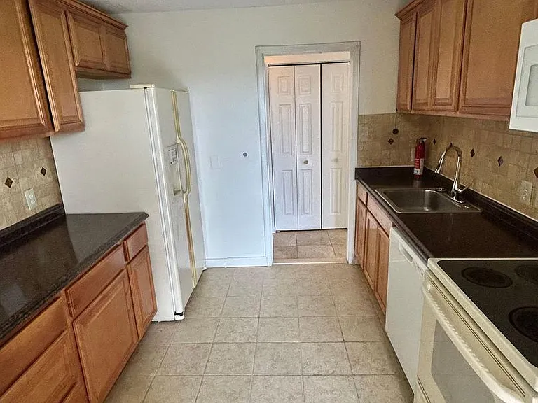 2311 Pimmit Dr #1205 — Photo 7
