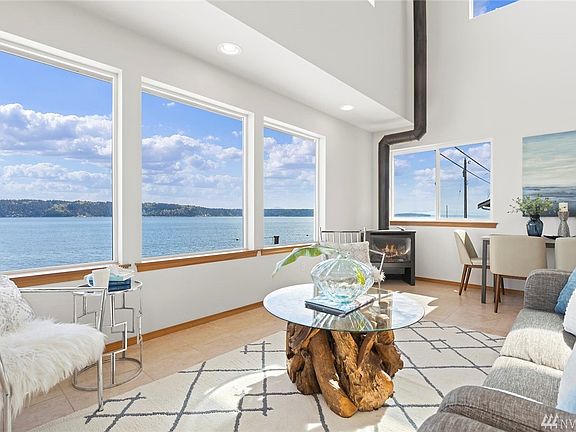 5th image of 3240 Shoreline Dr