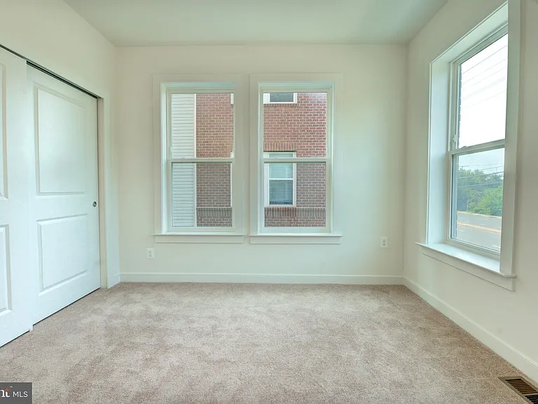 16108 Frederick Rd — Photo 29