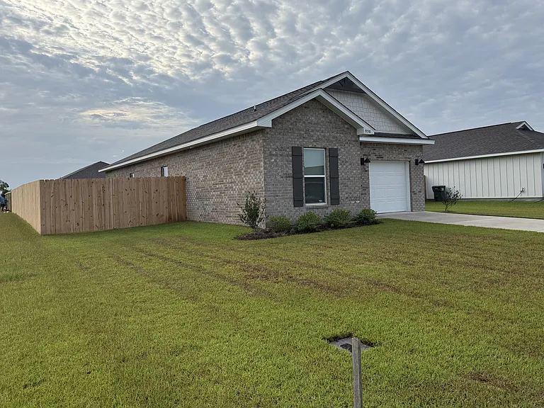19130 Treehill Ln — Photo 2