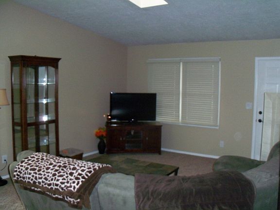 5th image of 3119 Scott Cir