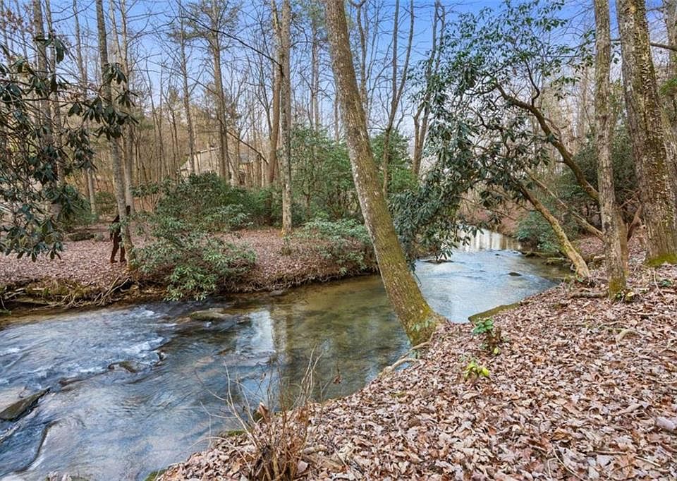 1st image of 297 Tall Pines Dr