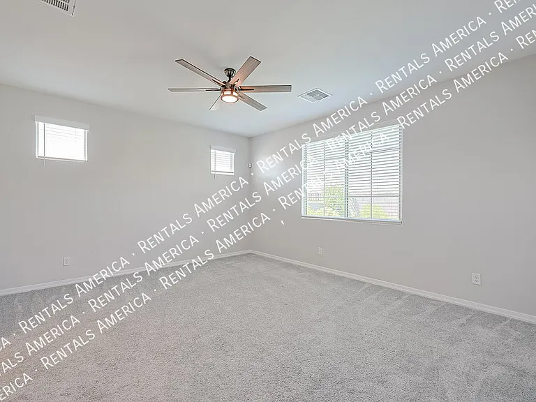 10218 W Piccadilly Rd — Photo 24