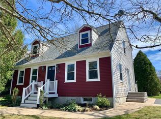 36 Brooks Farm Dr, Bristol, RI 02809