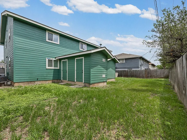 2615 Ektom Dr — Photo 18