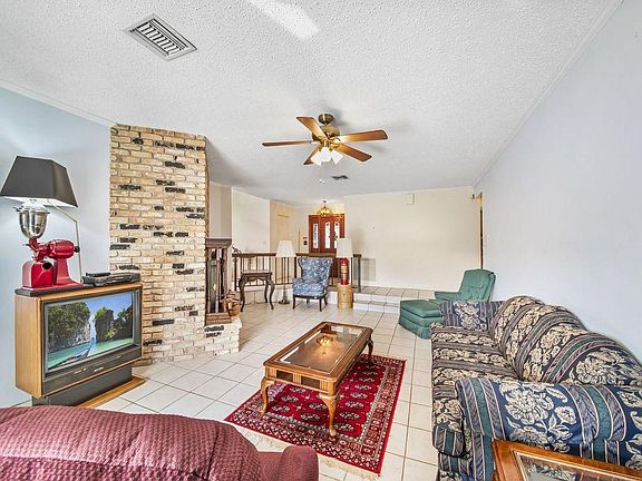 5th image of 2694 SW 11th Pl