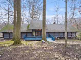 1345 Sugar Knoll Dr, Akron, OH 44333