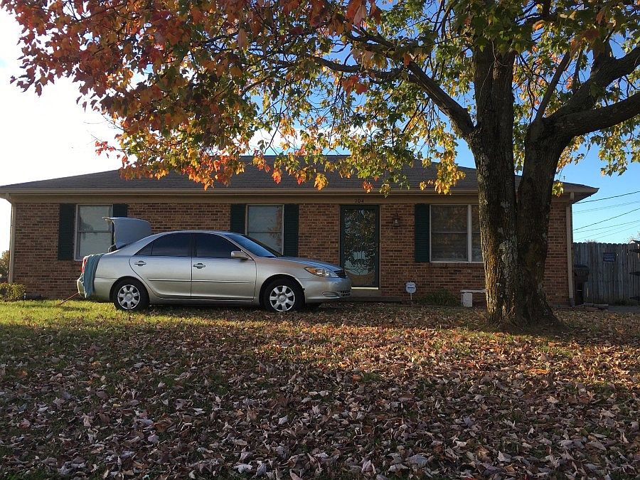 1st image of 104 Oakmont Dr