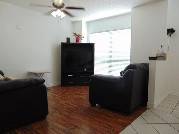 2nd image of 3316 Crown Hill Pl