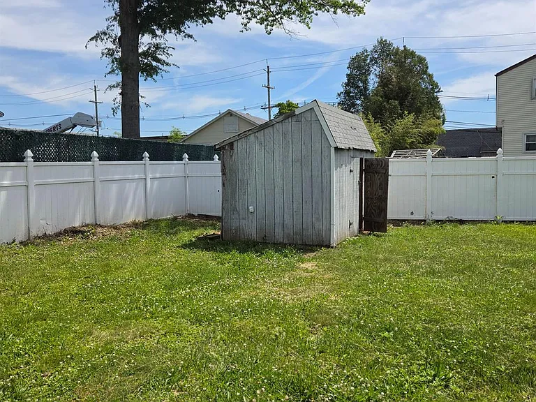 8 Chester Ct — Photo 30