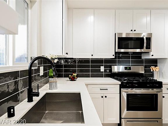 4th image of 4447 Casa Blanca St