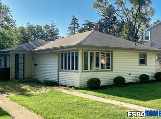 717 Goodwin Dr, Park Ridge, IL 60068