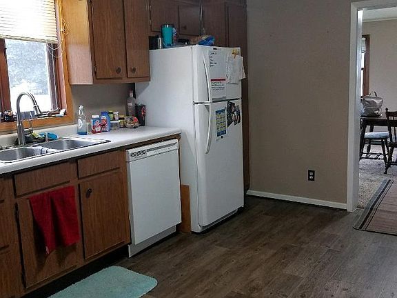 4th image of 106 W South St