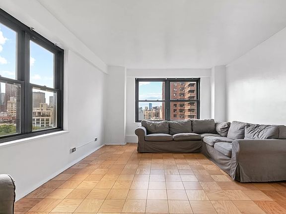 4th image of 210 Broadway APT H1203