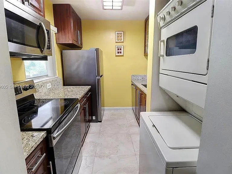 3246 NW 102nd Ter #308-F — Photo 2