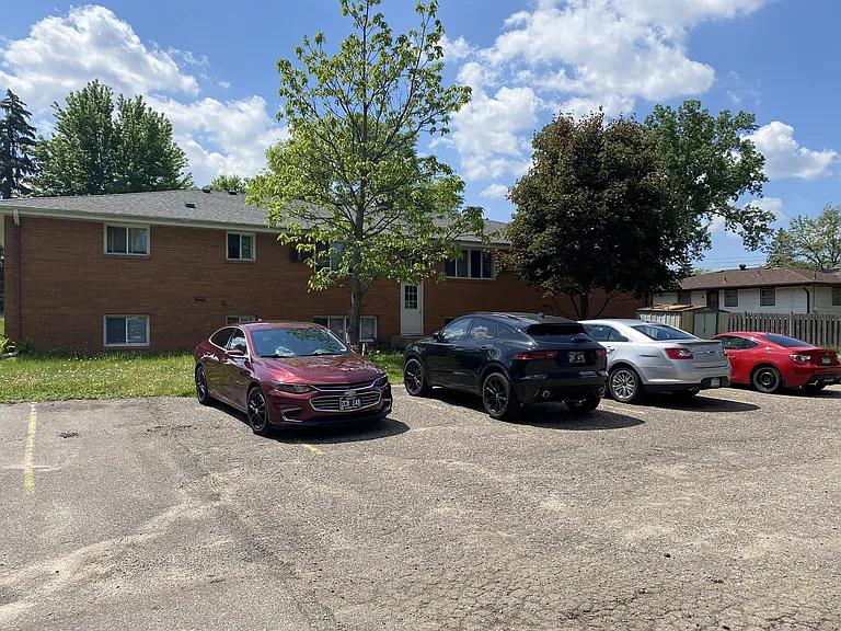 211 79th Way NE — Photo 3