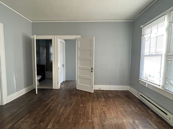 4th image of 1617 C St N