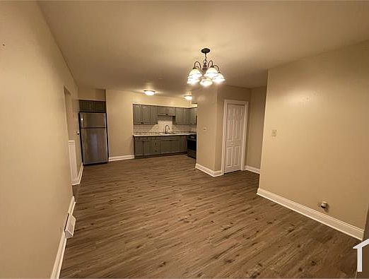 4th image of 6259 W Peterson Ave #1