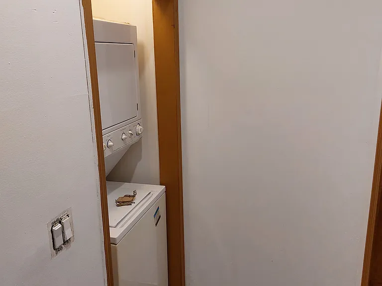 2714 W Wilcox St #2 — Photo 2