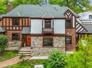 16403 33rd Ave, Flushing, NY 11358