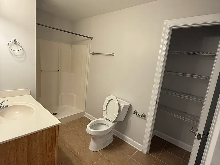 142 N Hines St — Photo 28