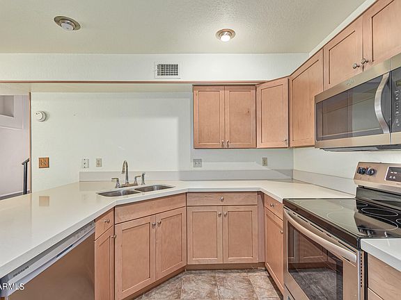 5th image of 1915 S 39TH Street #12