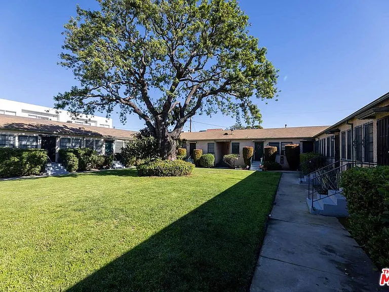 1940 S Robertson Blvd #1 — Photo 33