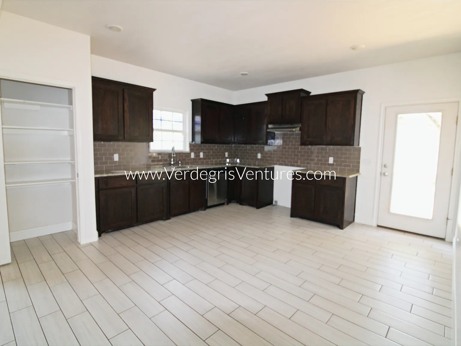 3 bed, 1860 sqft, $2,000 — Photo 3