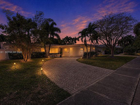 2nd image of 2136 NE 56th Pl