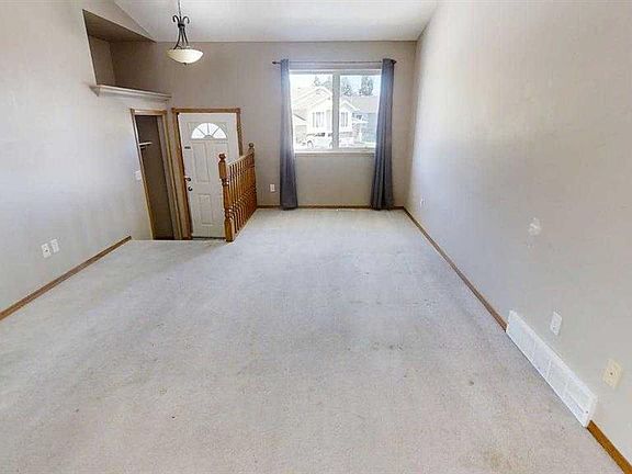 5th image of 42 SE Mount Backus Cres W