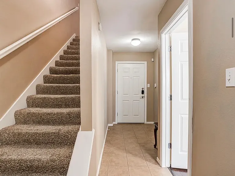 2101 Main St #5-1 — Photo 3