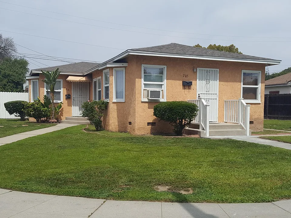 703 E Jefferson Ave