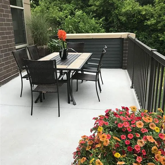 The Reef Apartments — Photo 8