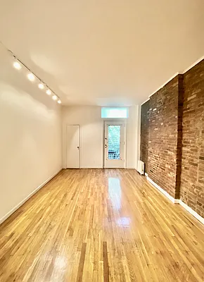 Rented by CMV Realty Inc. | media 7