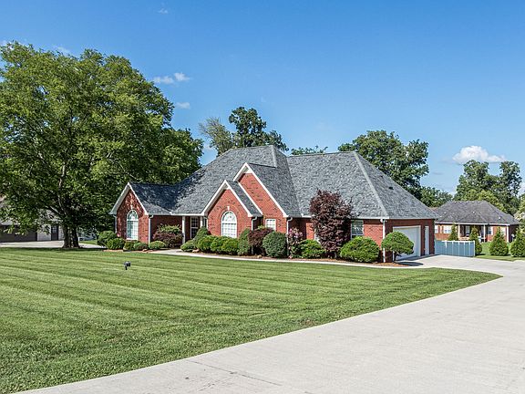 2nd image of 132 Highland Cir