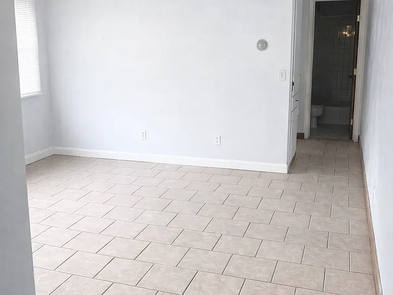 810 7th St SE — Photo 26
