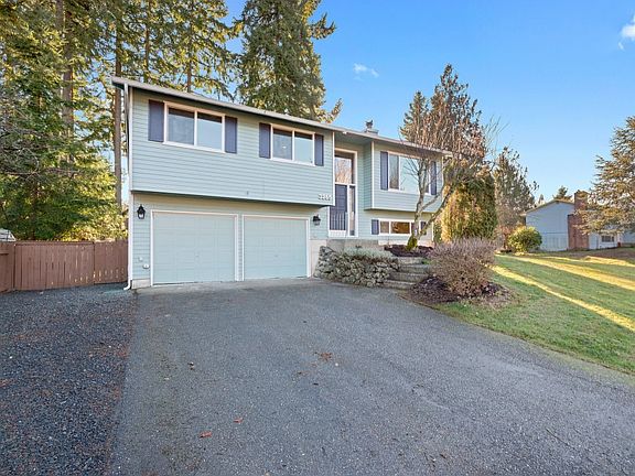 2nd image of 3265 Westminster Dr SE