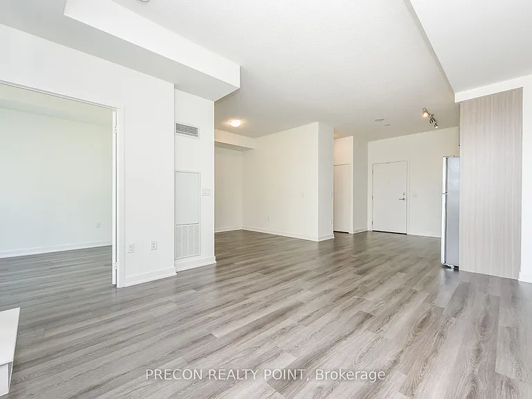 859 The Queensway N #212 — Photo 5