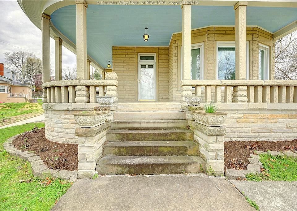 1st image of 1220 Woodland Dr