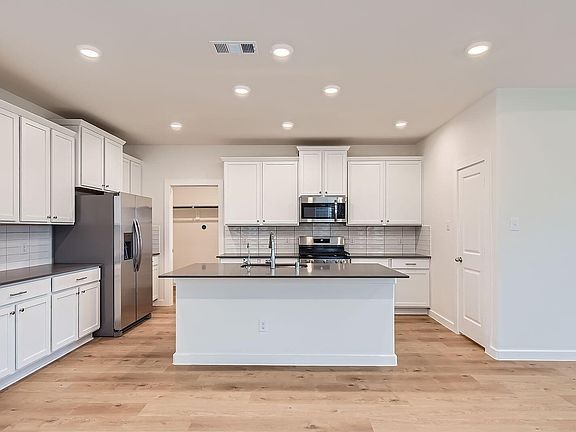 5th image of 31822 Rosebud Valley Ln
