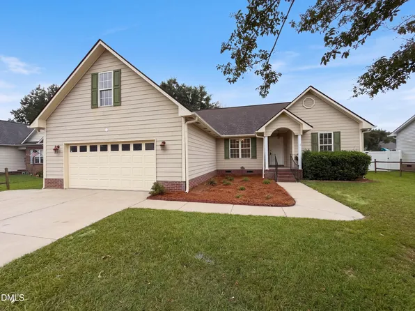 5239 Heather St, Hope Mills, NC 28348