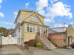 657-655 Woodrow Rd, Staten Island, NY 10312