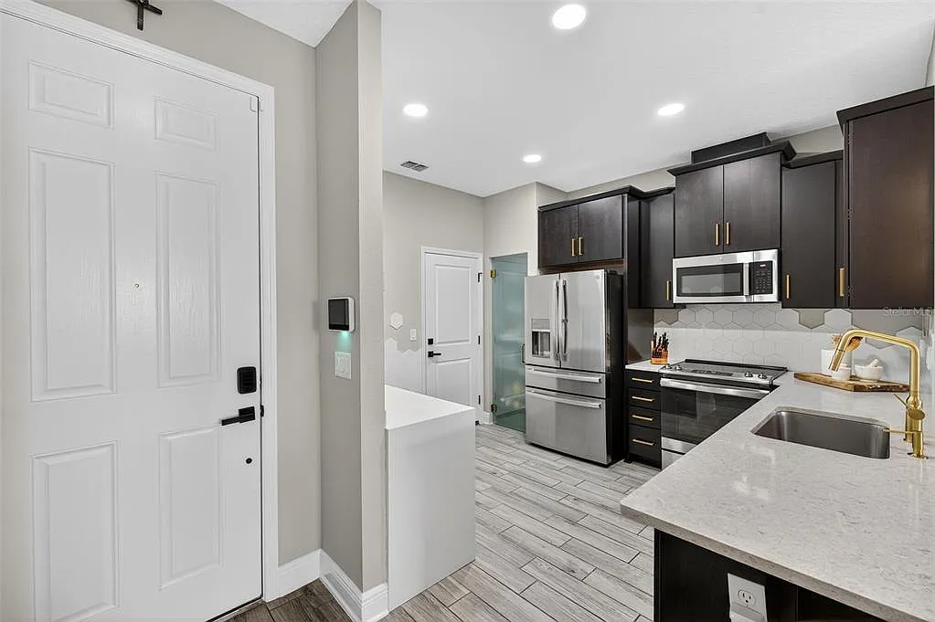 2 bed, 2.5 bath, 1571 sqft, $2,700 — Photo 4