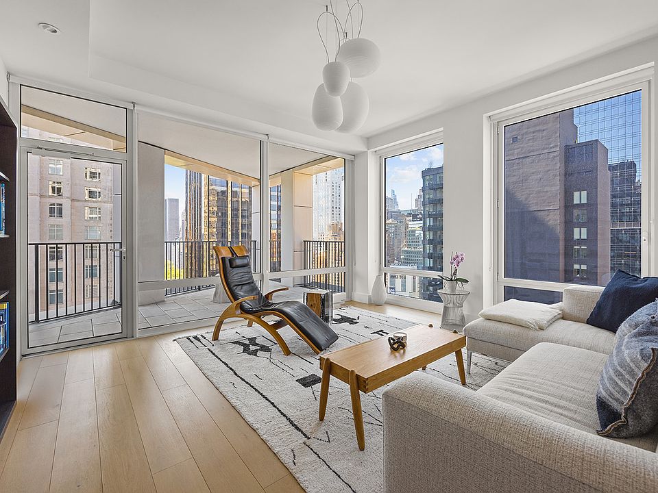 1st image of 15 W 61st St #22A
