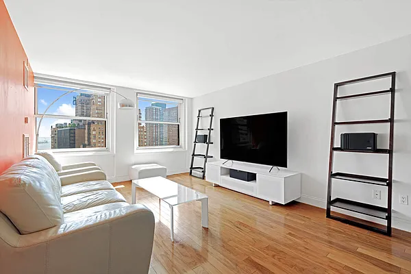 Rented by Compass | media 14