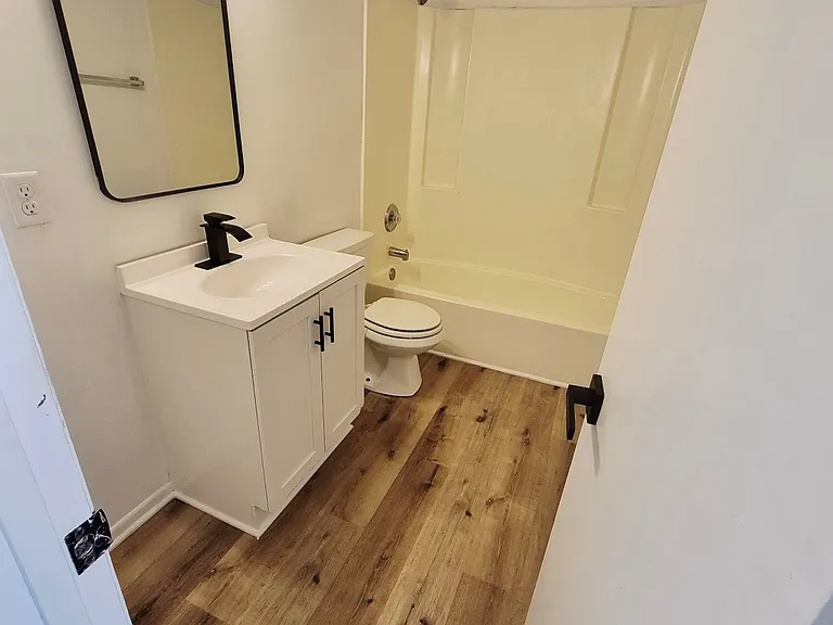 103 Park Ave #4 — Photo 2