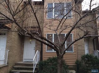 220 Washington Ave, Dumont, NJ 07628