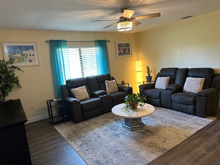Westlawn Pl — Photo 11
