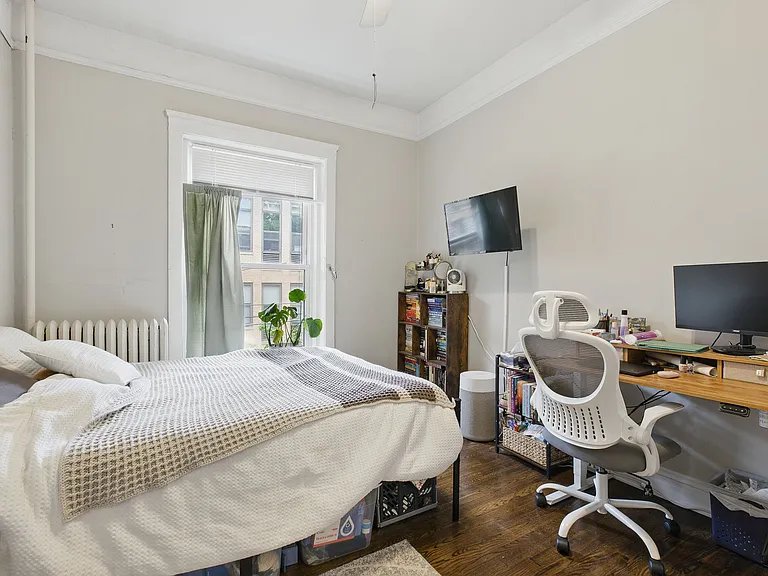 2531 N Burling St #2 — Photo 6